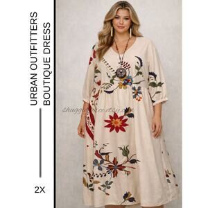 MSRP: $87✨ Boutique Floral Maxi Dress + NEW Urban Outfitters Necklace | Size 2X✨